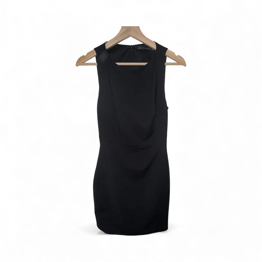 Black Sleeveless Mini Dress Cutout Back Sz M Classic Minimalist Business Casual‎